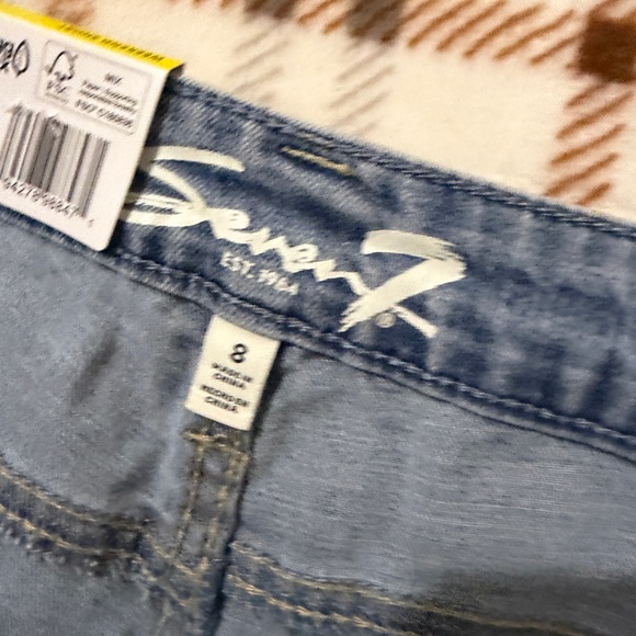 New Seven7 Light Blue Jean Weekend Short women. Size 8 medium.10” rise 5” inseam - Picture 8 of 11